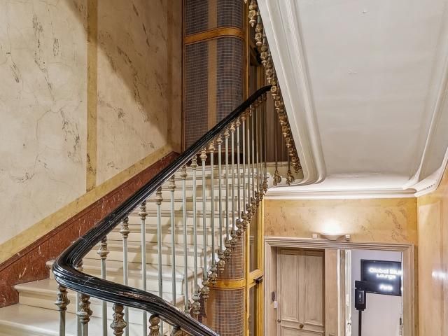 195 m² pour ce bureaux en location à Paris