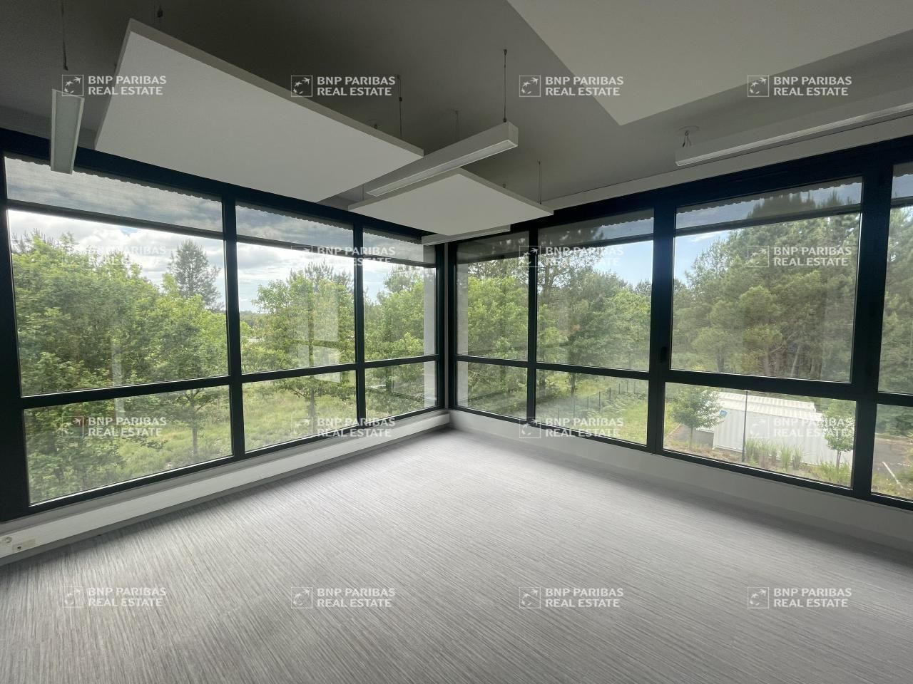 1152 m² pour ce bureaux en vente à Le teich