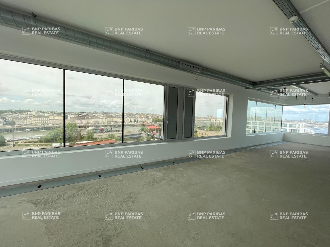 Location Bureaux 615.21 m² non divisibles 44200 Nantes