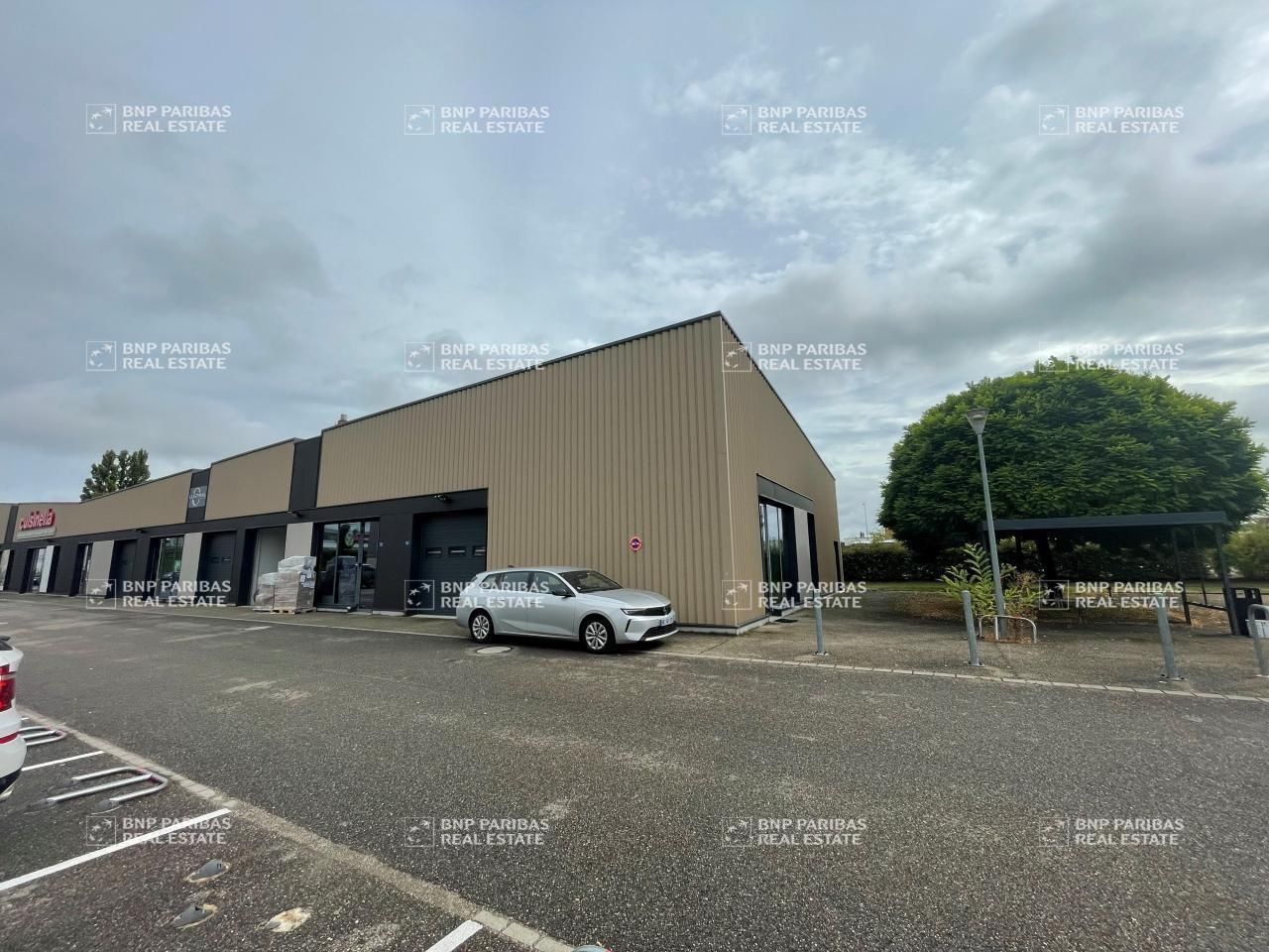 Location Activité 135.9 m² non divisibles 67200 Strasbourg