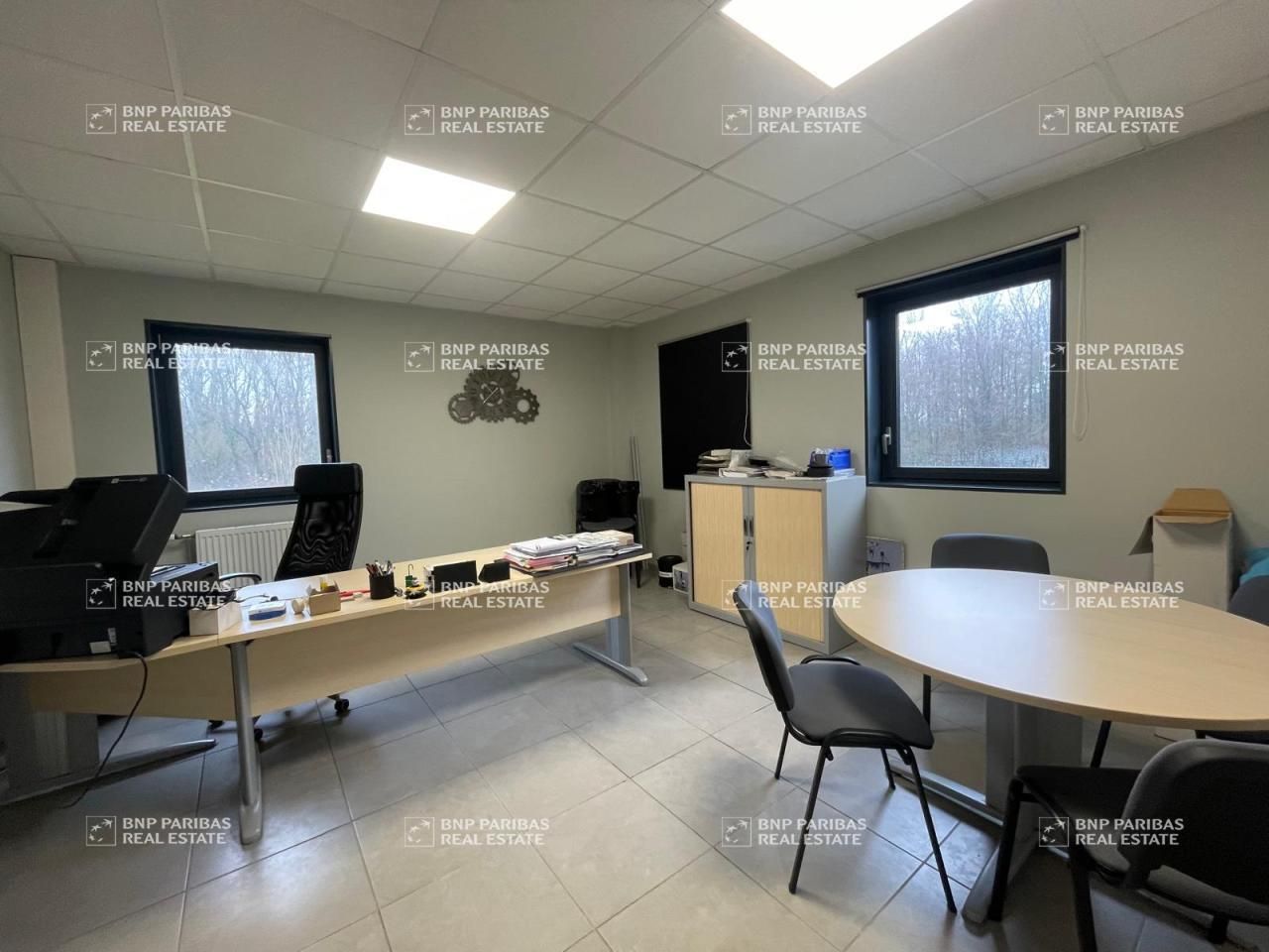 688 m² pour ce activité en location à Brillon