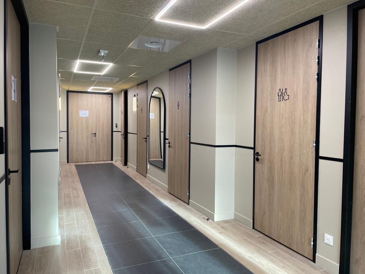 604.94 m² pour ce bureaux en location à Pessac