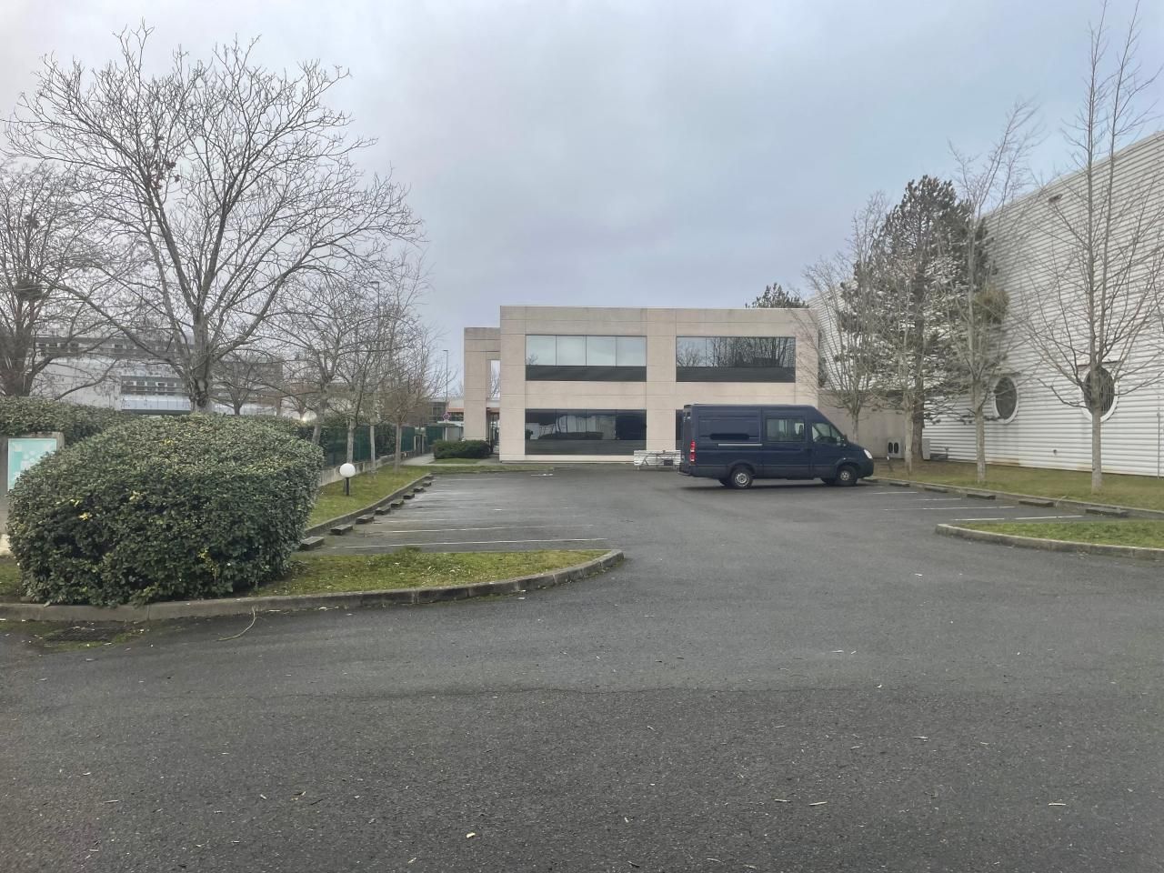 Location entrepôts classe c à Poissy 78300
