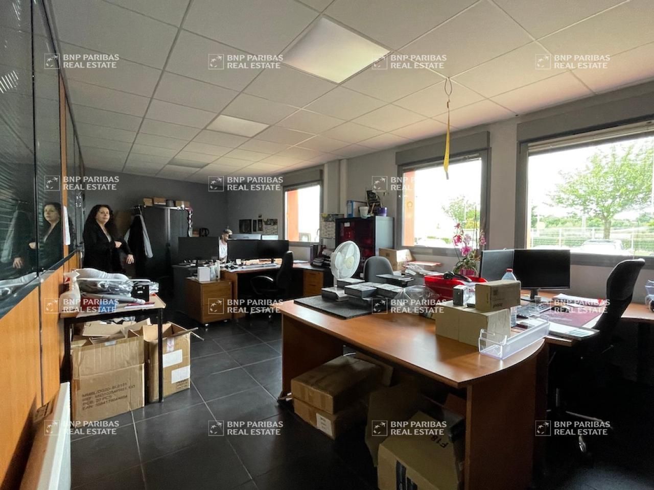 4130 m² pour ce activité en location à Sars-et-rosières