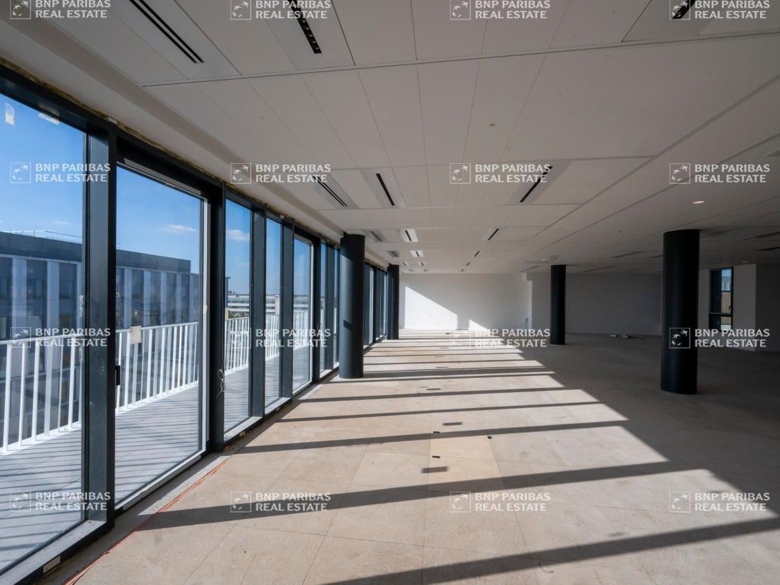 Vente Bureaux 2970 m² divisibles 78180 Montigny-le-bretonneux