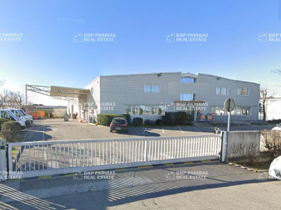 Location Activité 1300 m² non divisibles 13290 Les milles