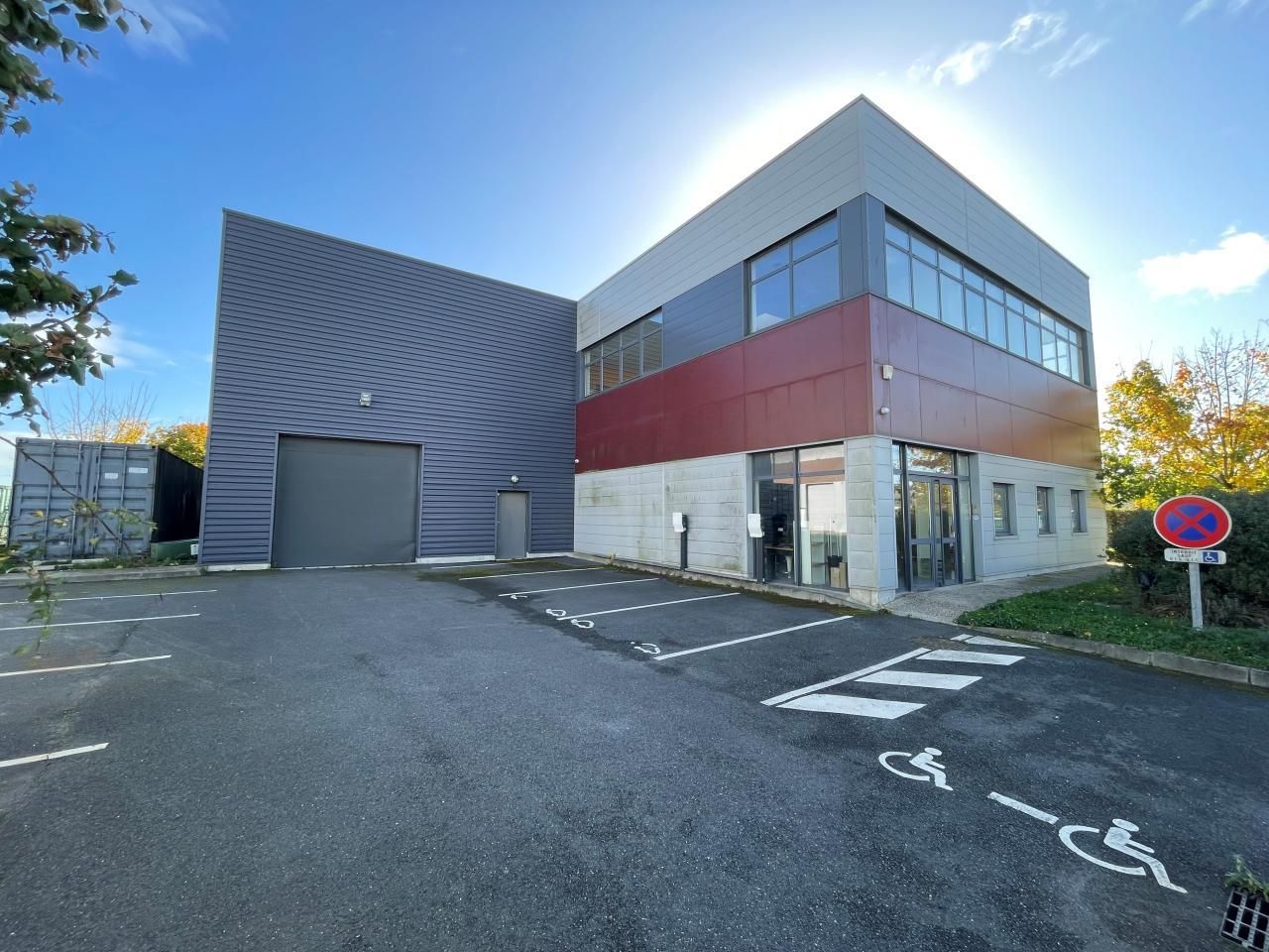 Vente Activité 1004 m² non divisibles 78490 Méré