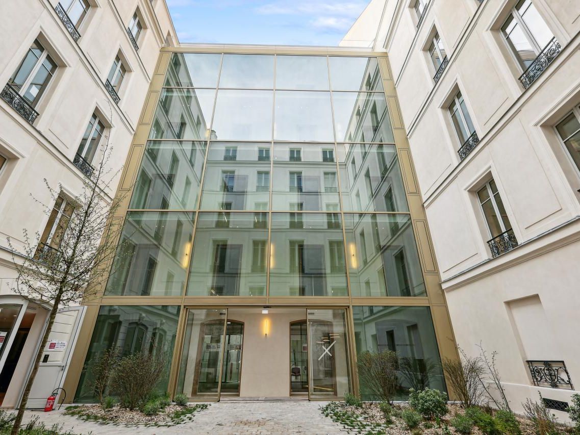375 m² pour ce bureaux en location à Paris