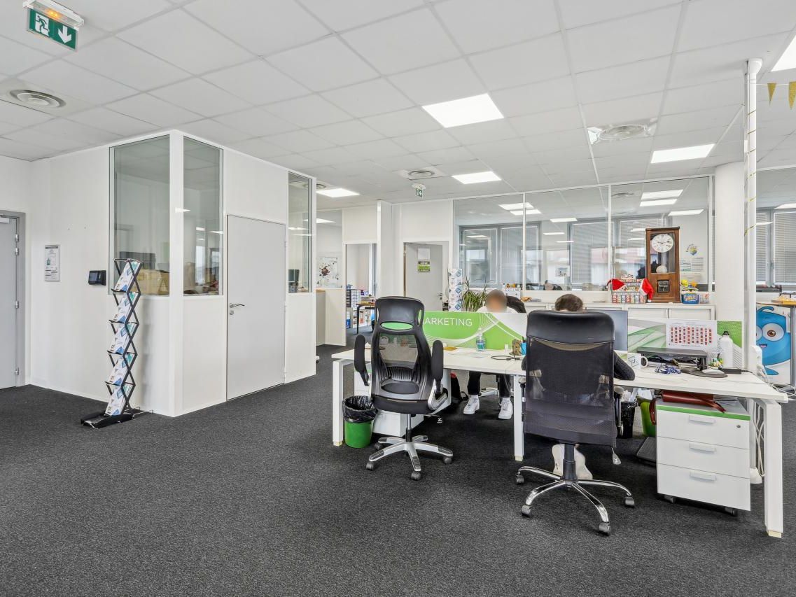 295 m² pour ce bureaux en location à Montreuil