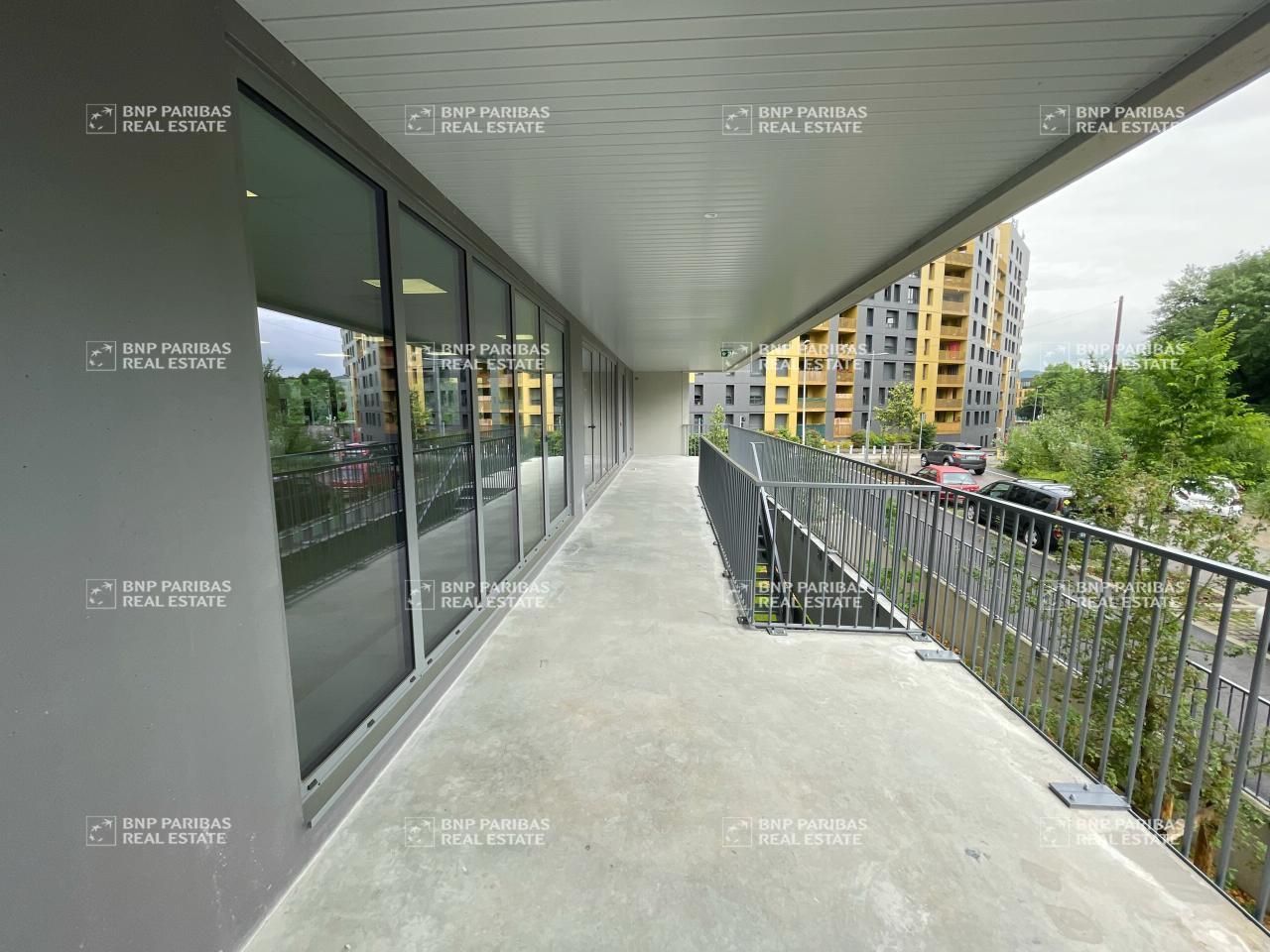 855.5 m² pour ce bureaux en location à Échirolles