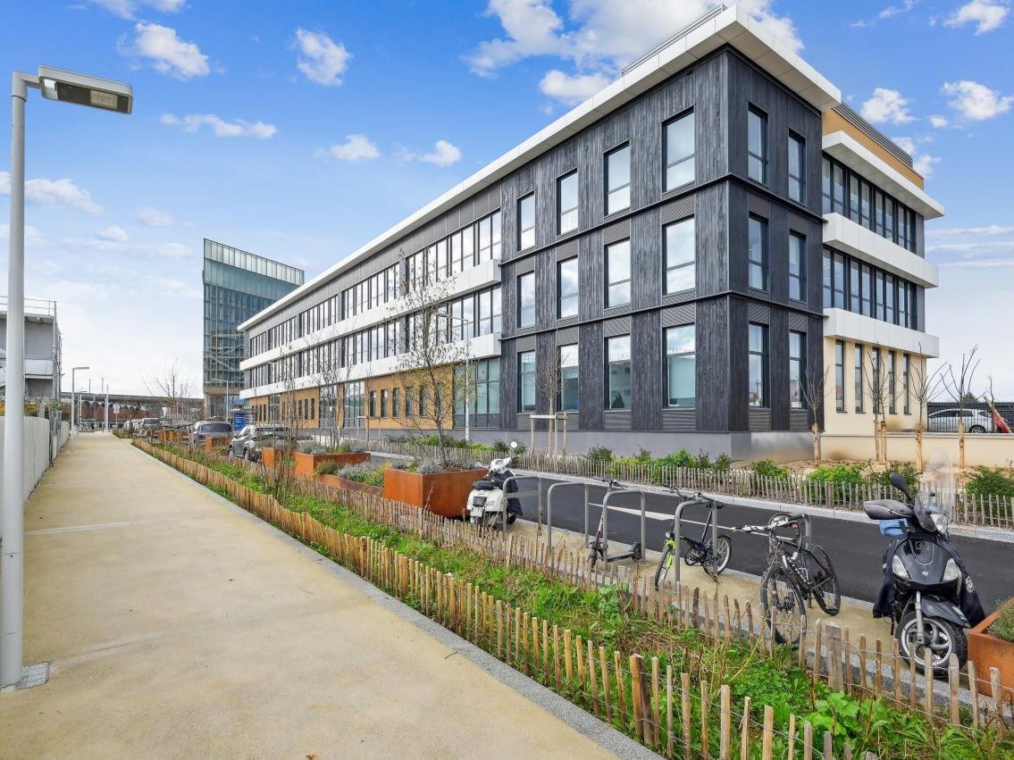 1832 m² pour ce pme-pmi en location à Nanterre