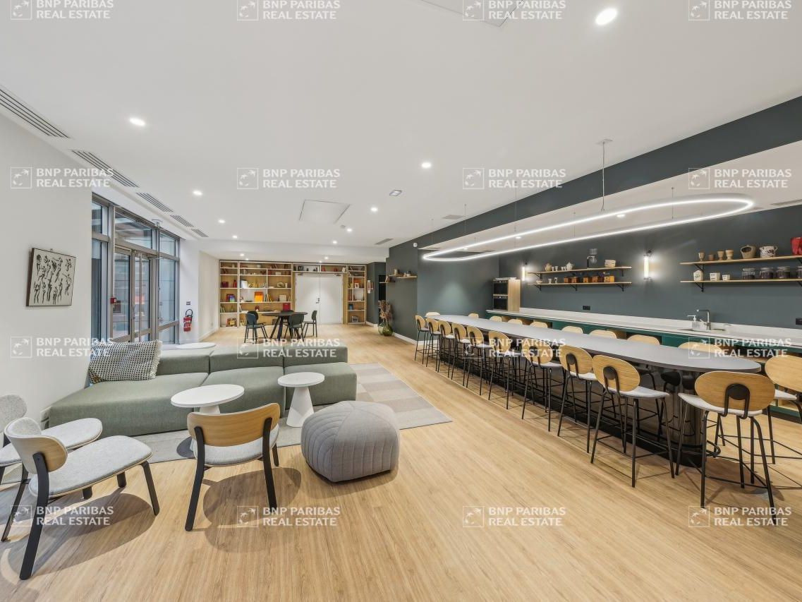 5808 m² pour ce bureaux en location à Montrouge