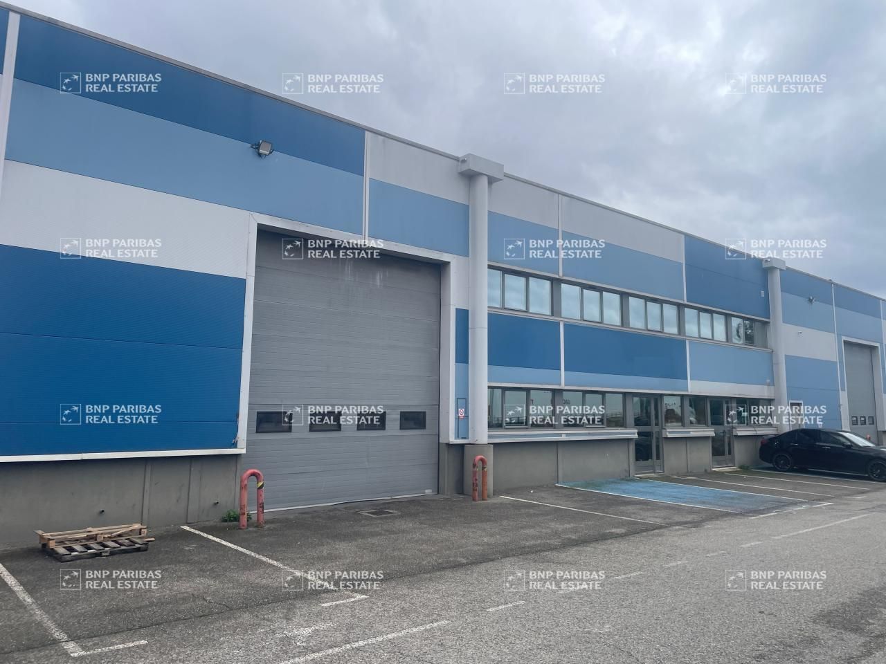 Location Activité 2092 m² non divisibles 13127 Vitrolles