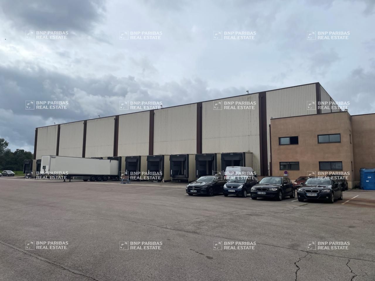 Vente Entrepôts classe C 13390 m² non divisibles 10800 Buchères