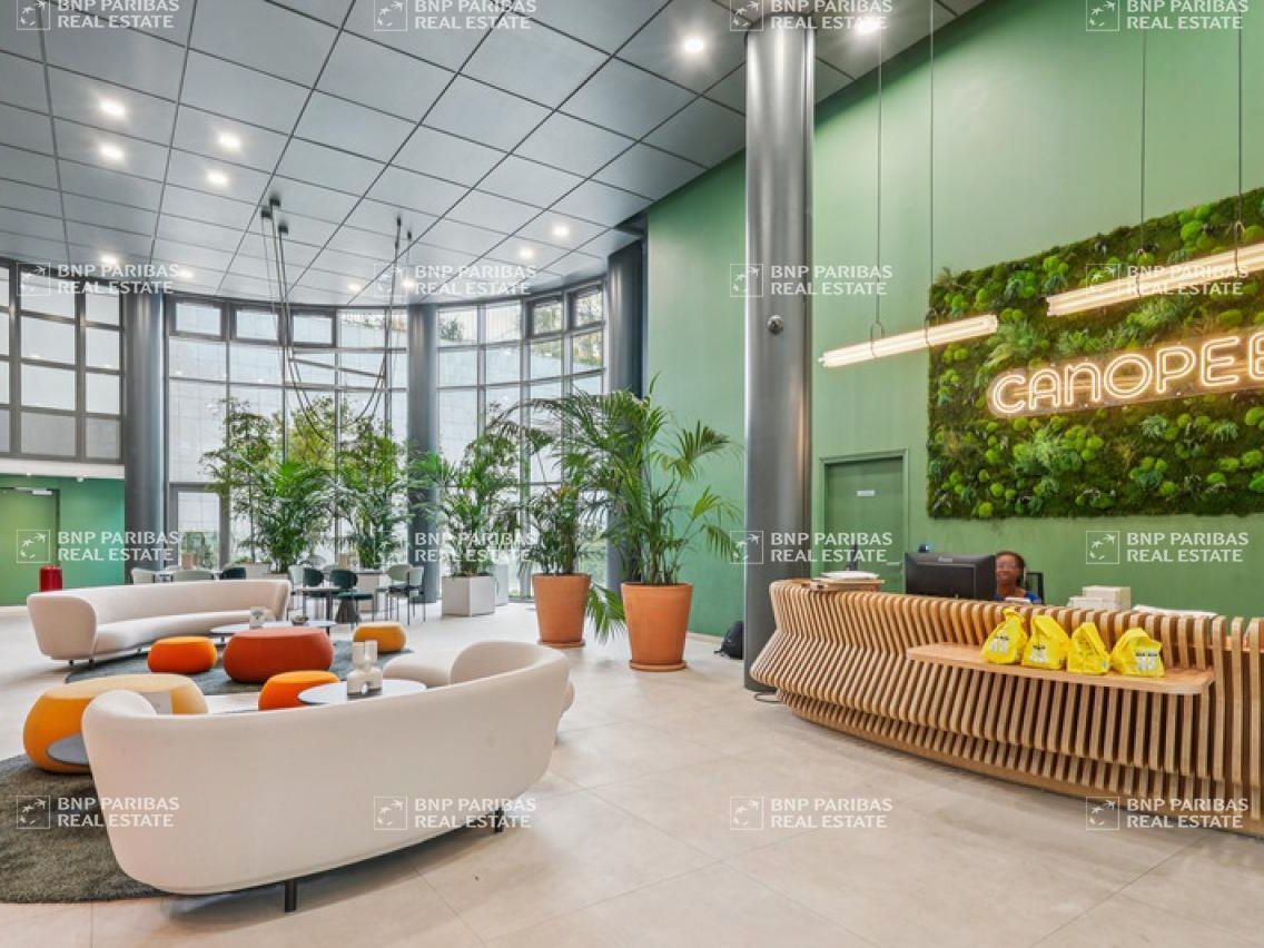 2514 m² pour ce bureaux en location à Paris