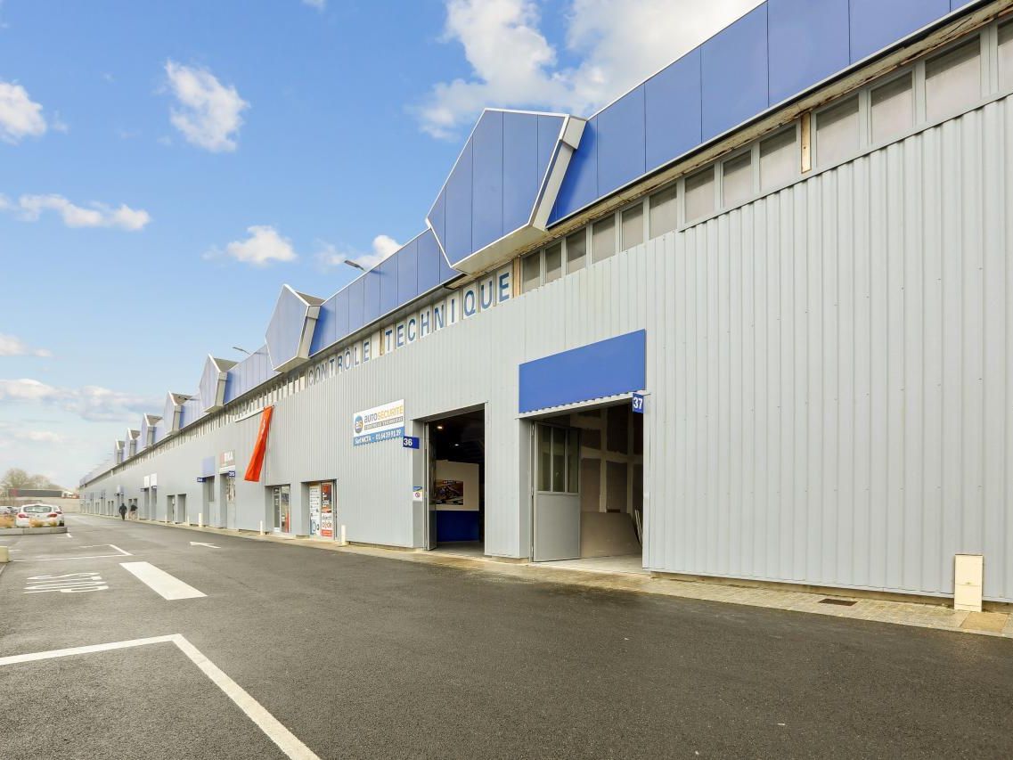 Location PME-PMI 7106.67 m² divisibles 77000 Vaux-le-pénil