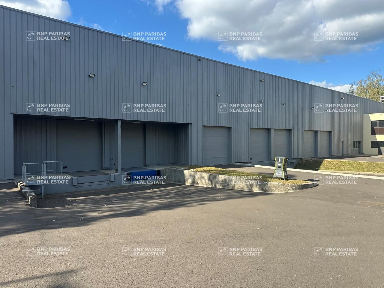 Location Activité 4475 m² non divisibles 91090 Lisses