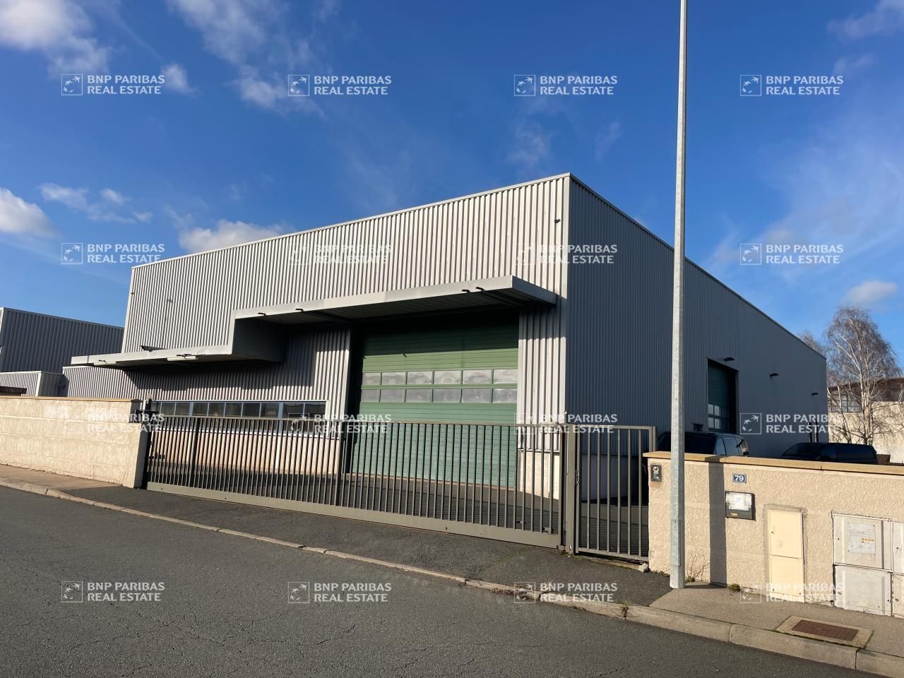 Location Activité 846 m² non divisibles 69250 Montanay