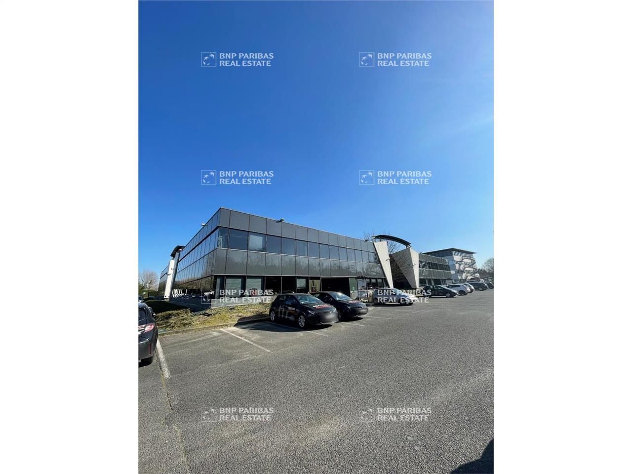 735 m² pour ce bureaux en location à Mérignac