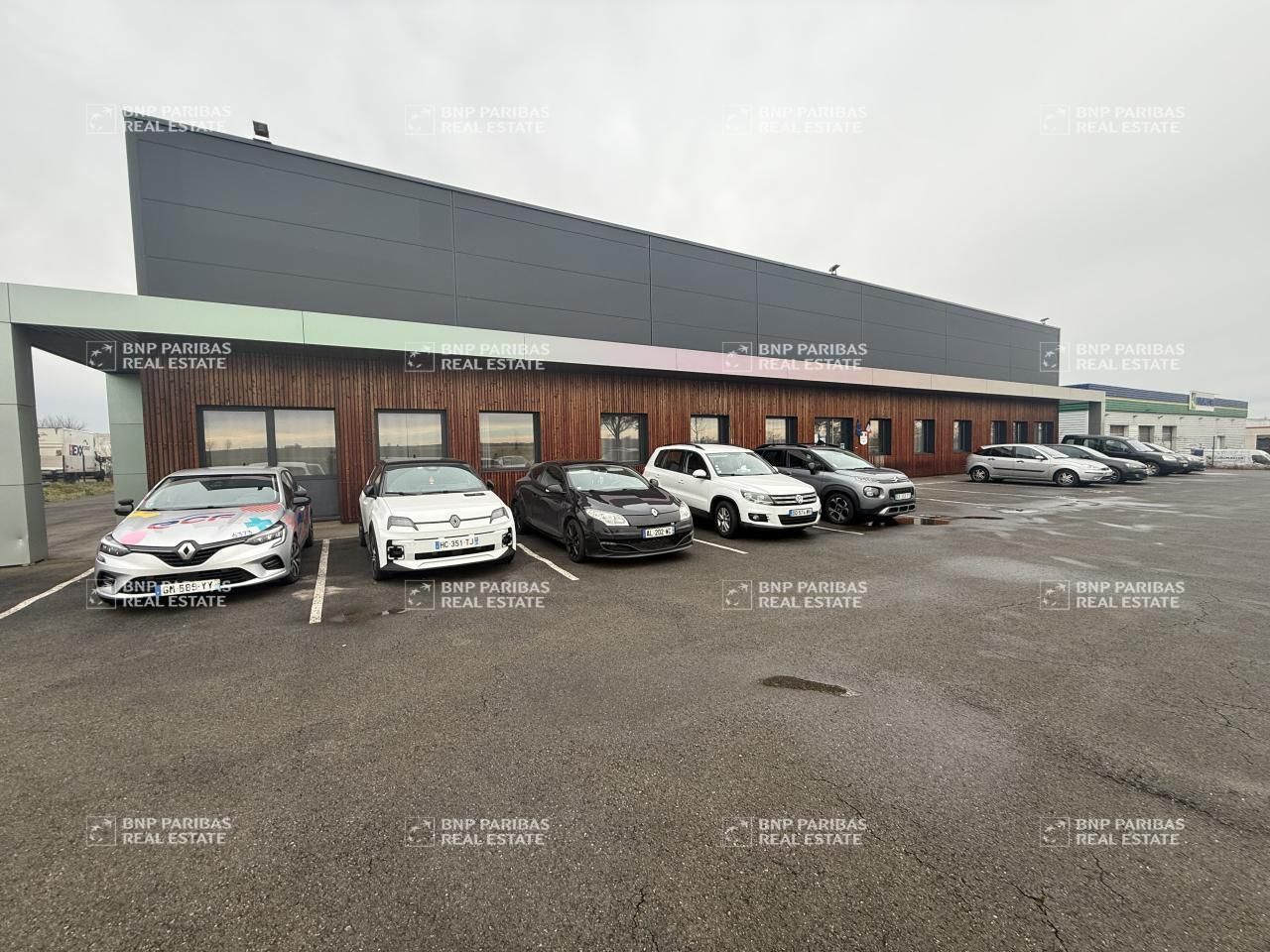 1400 m² pour ce activité en location à Argancy