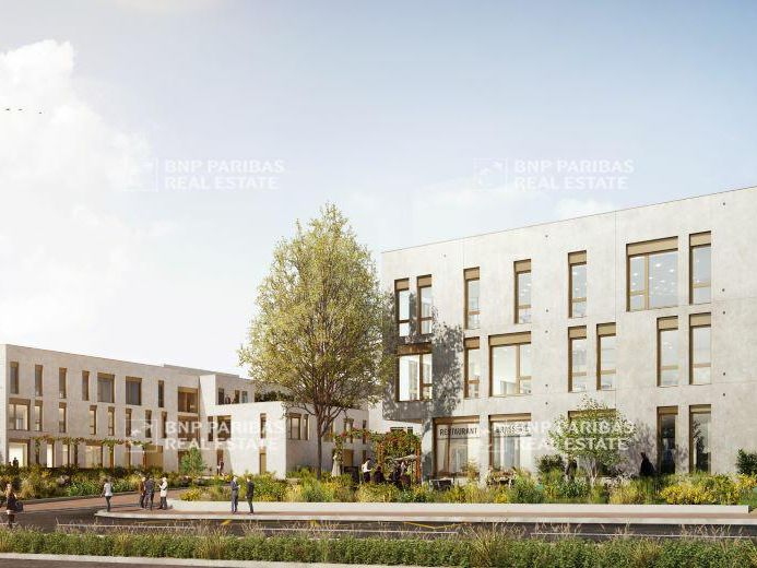 7684 m² pour ce bureaux en location à Bron