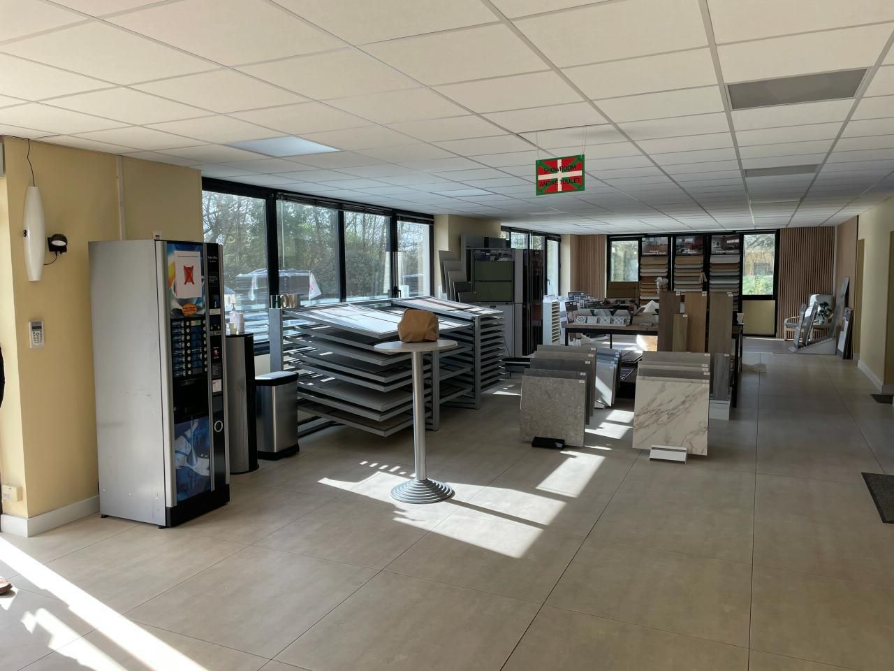 Location Activité 4860 m² non divisibles 33560 Carbon-blanc