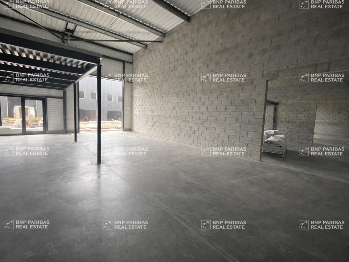 Location Activité 600 m² divisibles 35520 La meziere