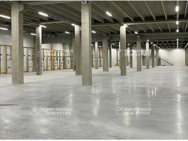 Vente Entrepôts classe C 5402.9 m² non divisibles 69960 Corbas