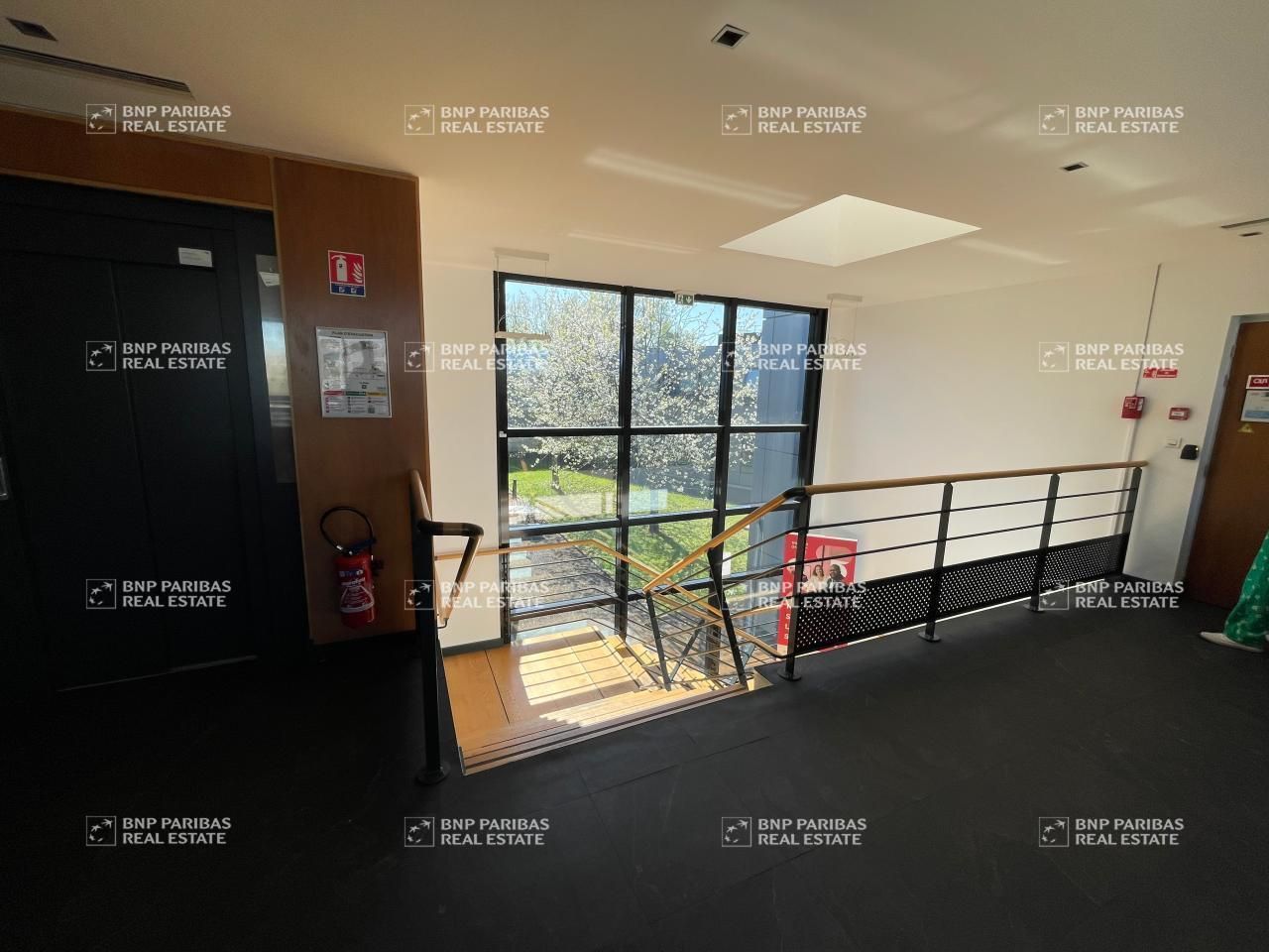 Location Bureaux 892 m² non divisibles 37200 Tours