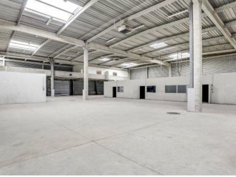 Location Activité 2400 m² non divisibles 91080 Courcouronnes