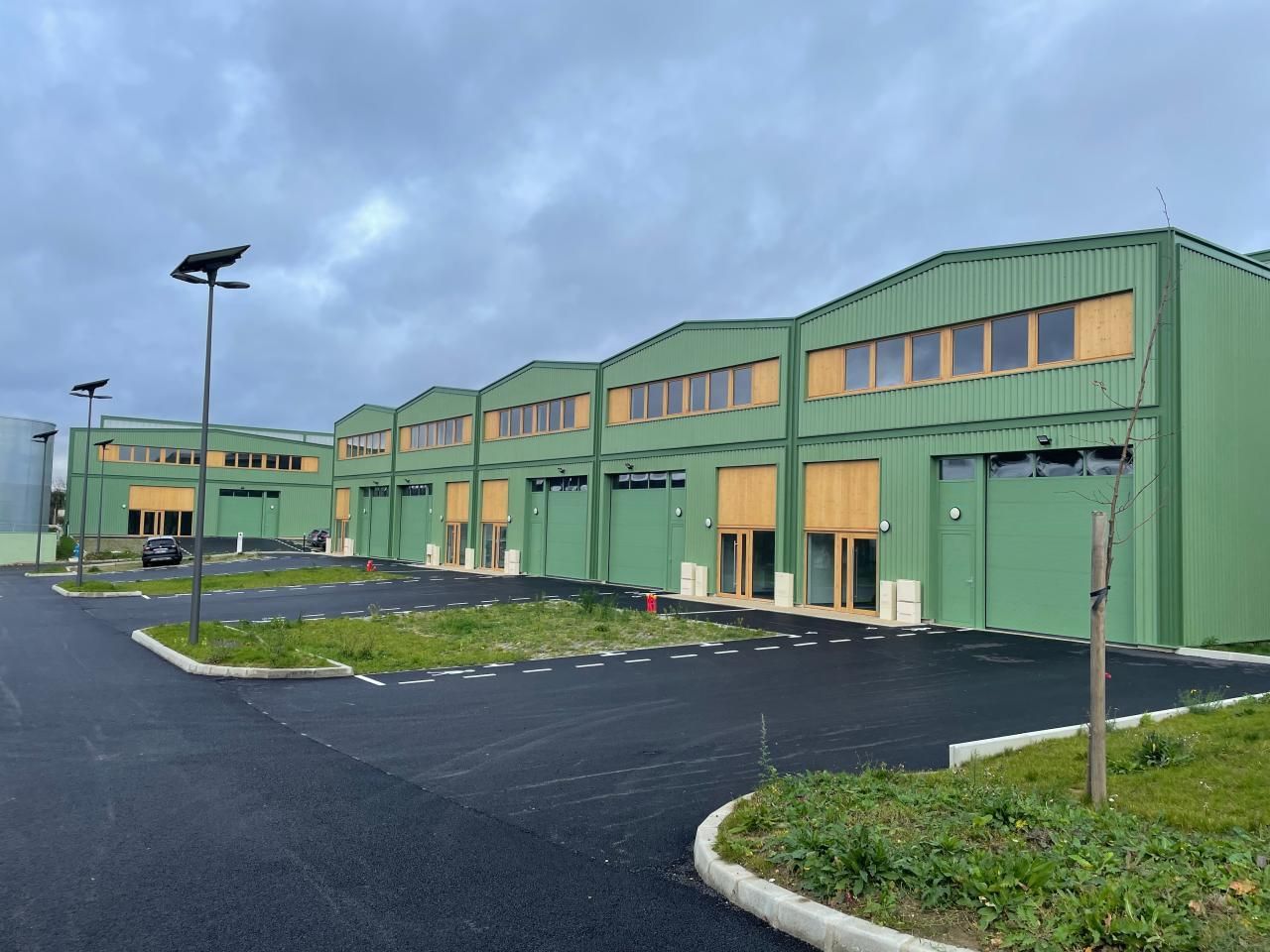 Location PME-PMI 1916 m² divisibles 93240 Stains