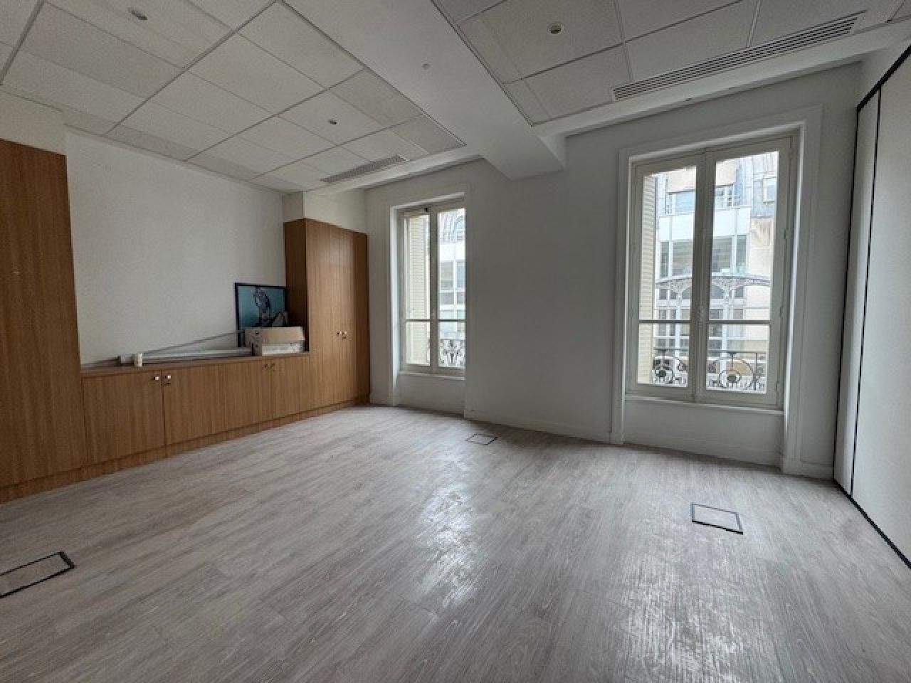 1367.5 m² pour ce bureaux en location à Paris