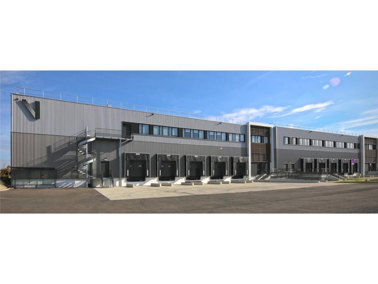 A 15 km au Nord de Paris,  5 km de l'A1 et à 17 m