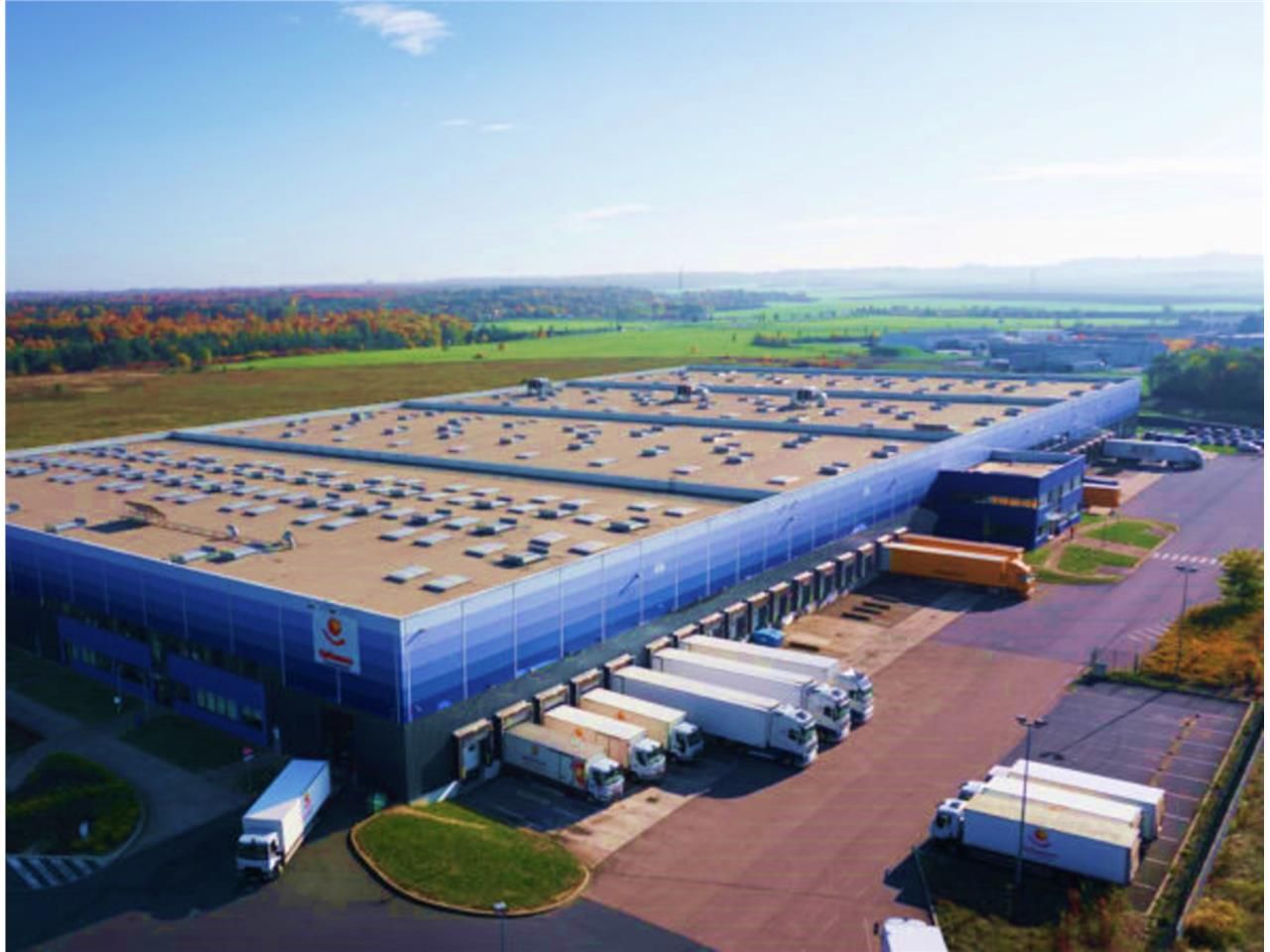 Situé en bordure de l'A31, parc logistique de cla