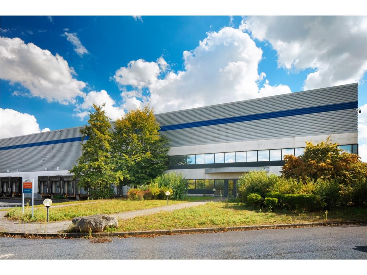 Au sein de la ZAC de Parisud, la ville est située