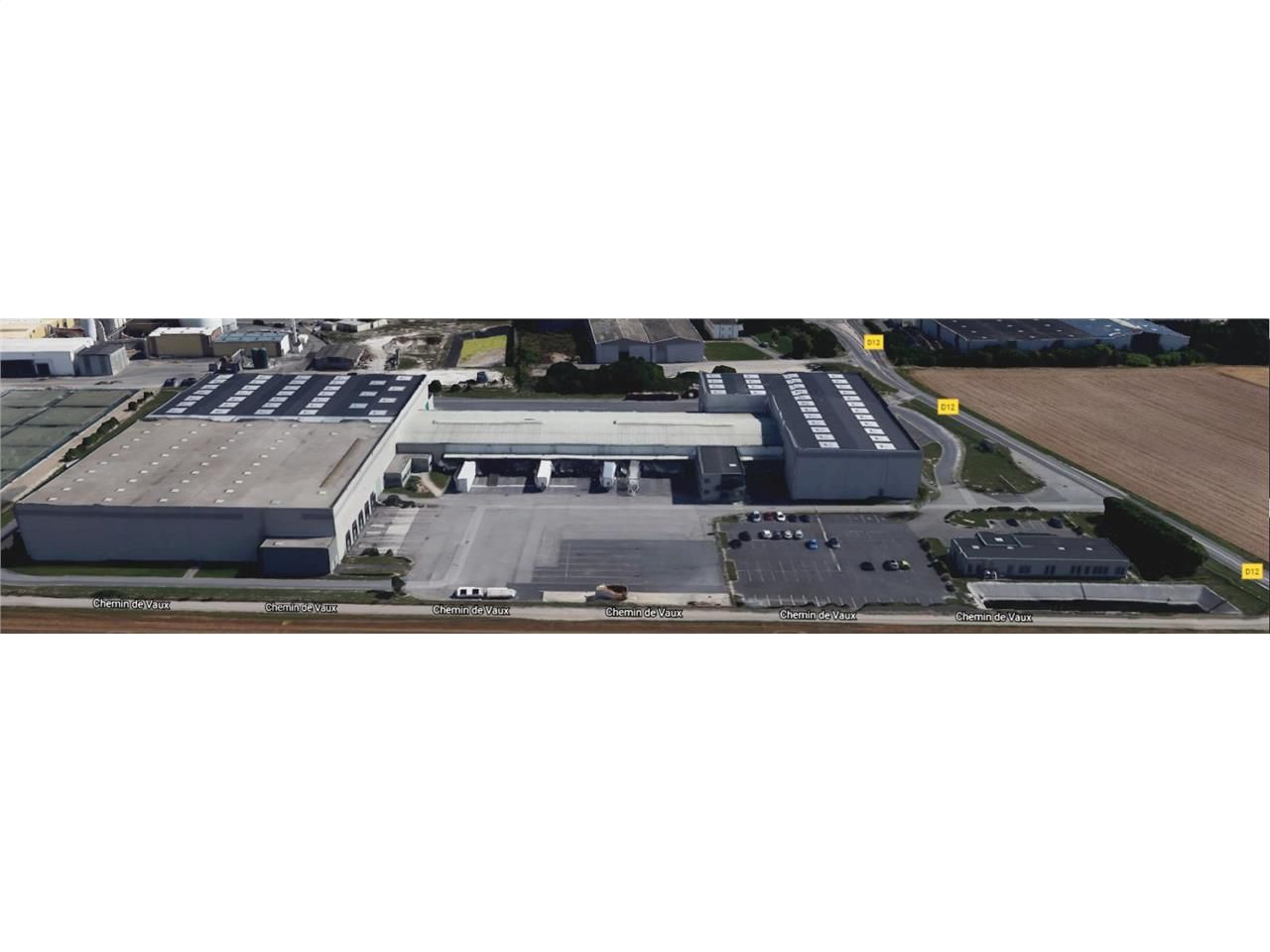 Situé à 18 minutes au Nord d'Amiens, à proximité 