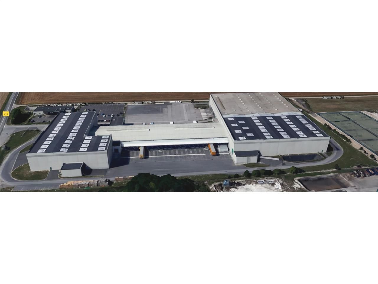 Situé à 18 minutes au Nord d'Amiens, à proximité 