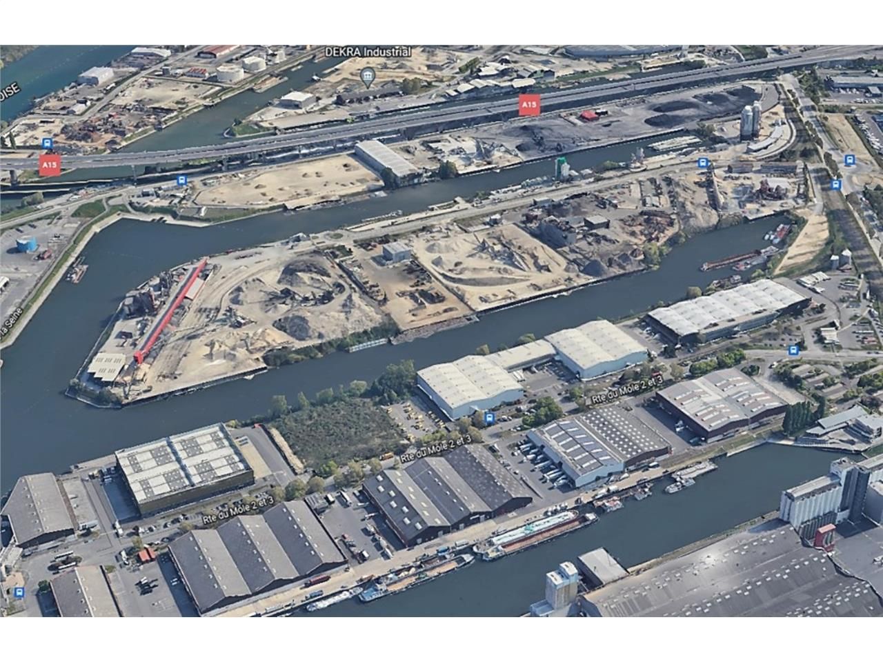 A 2 km au Nord-Ouest de Paris,entrepôt indépendan