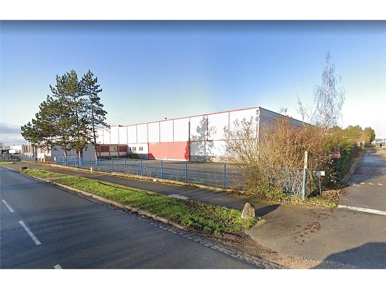 Situé au Nord d'Amiens, et à proximité directe de