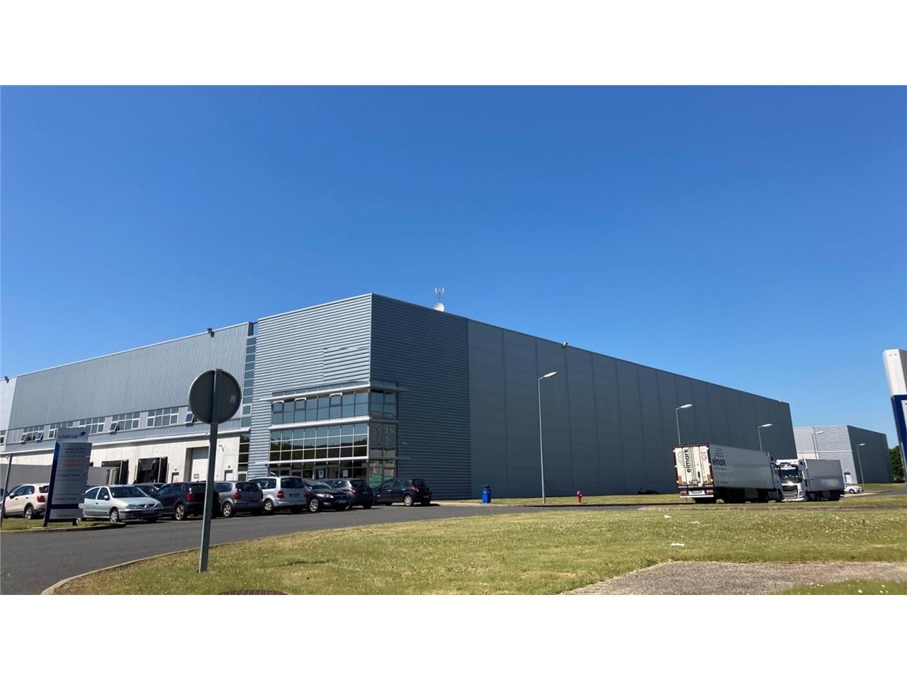 COMBS-LA-VILLE (77), CBRE vous propose à la locat