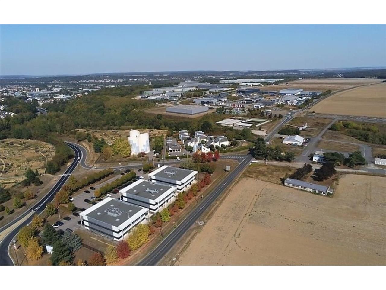 Au Sud du département de l'Oise, à proximité de C