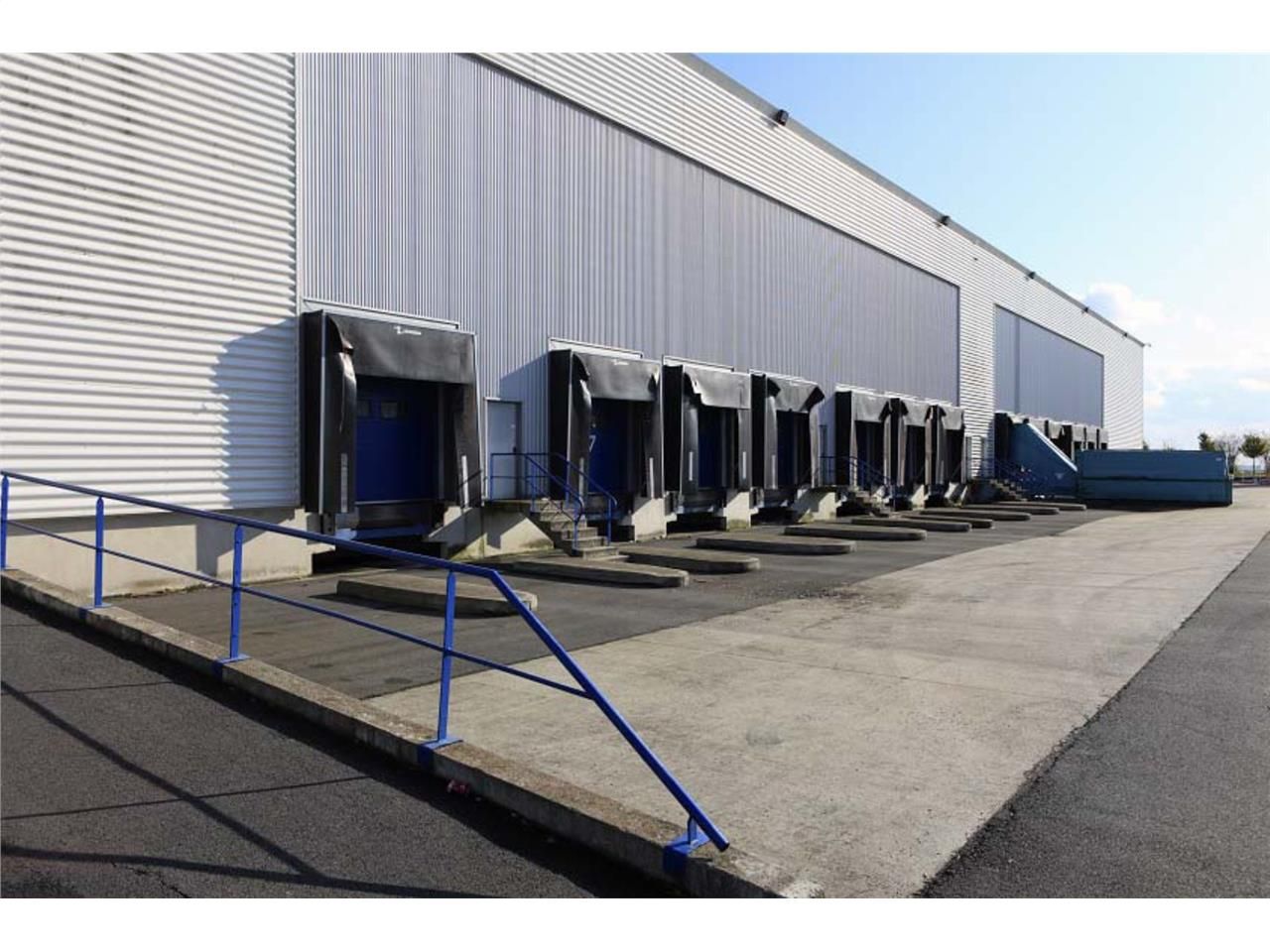 A 30 km au Nord de Paris, au coeur de la ZI de Mo