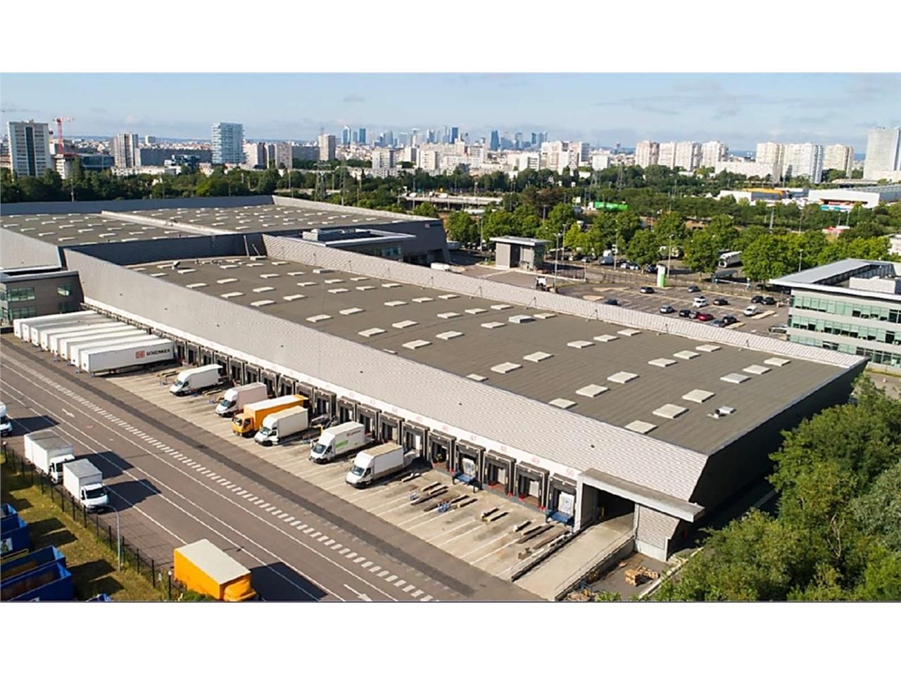 A 11 km au Nord-Ouest de Paris, CBRE vous propose