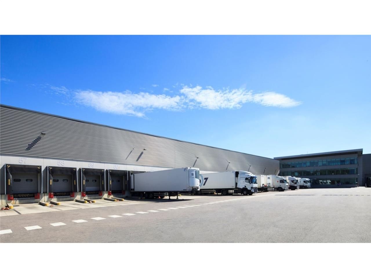 A 11 km au Nord-Ouest de Paris, CBRE vous propose