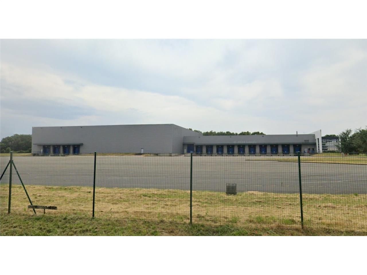 CBRE vous propose à vendre, un entrepôt d'une sur