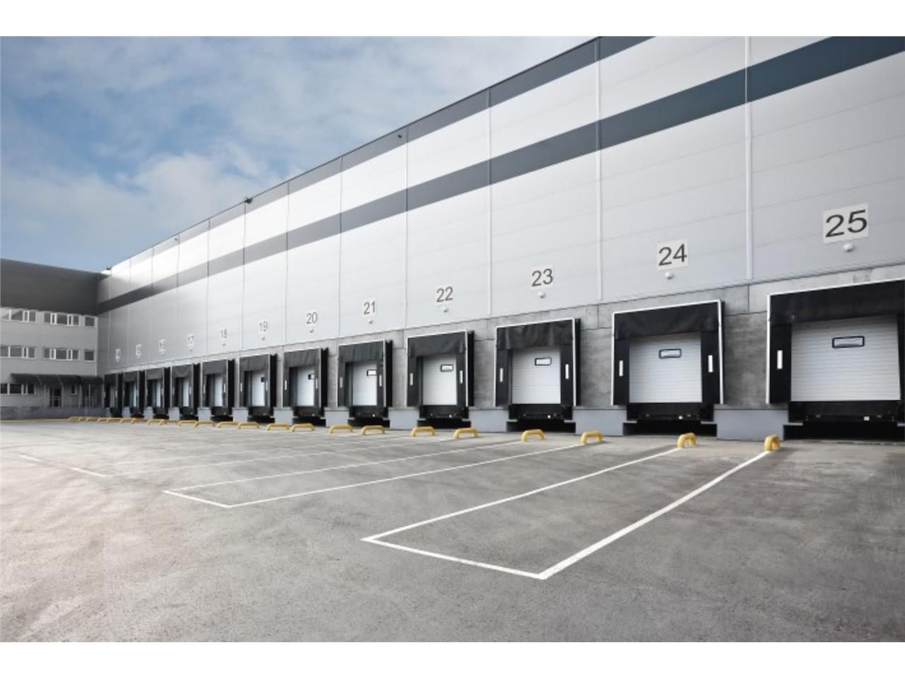 CBRE vous propose à vendre/ à louer, un entrepôt 