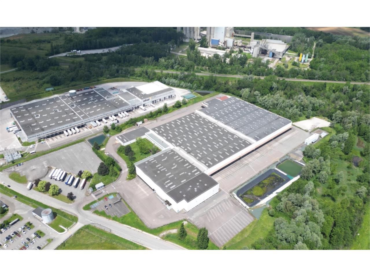 CBRE vous propose à la vente ou location une plat