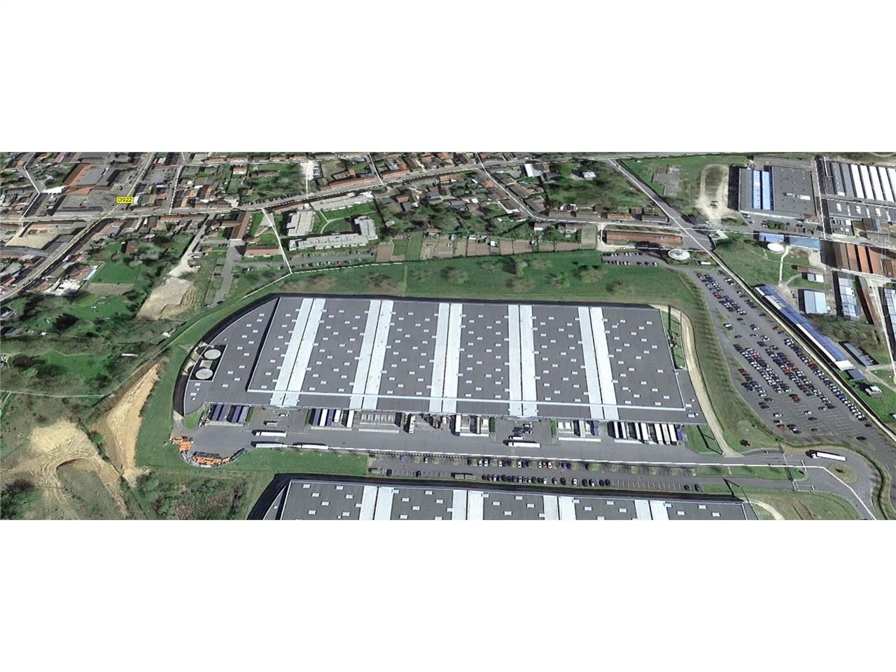 SURVILLIERS, à louer, dans un entrepôt de classe 