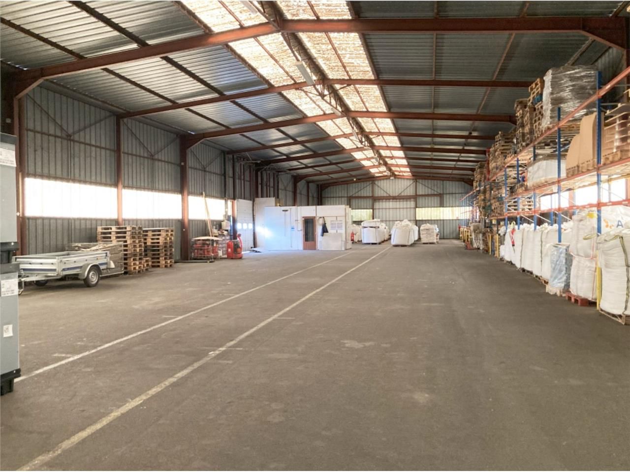 CBRE vous propose à louer, un entrepôt/local d'ac