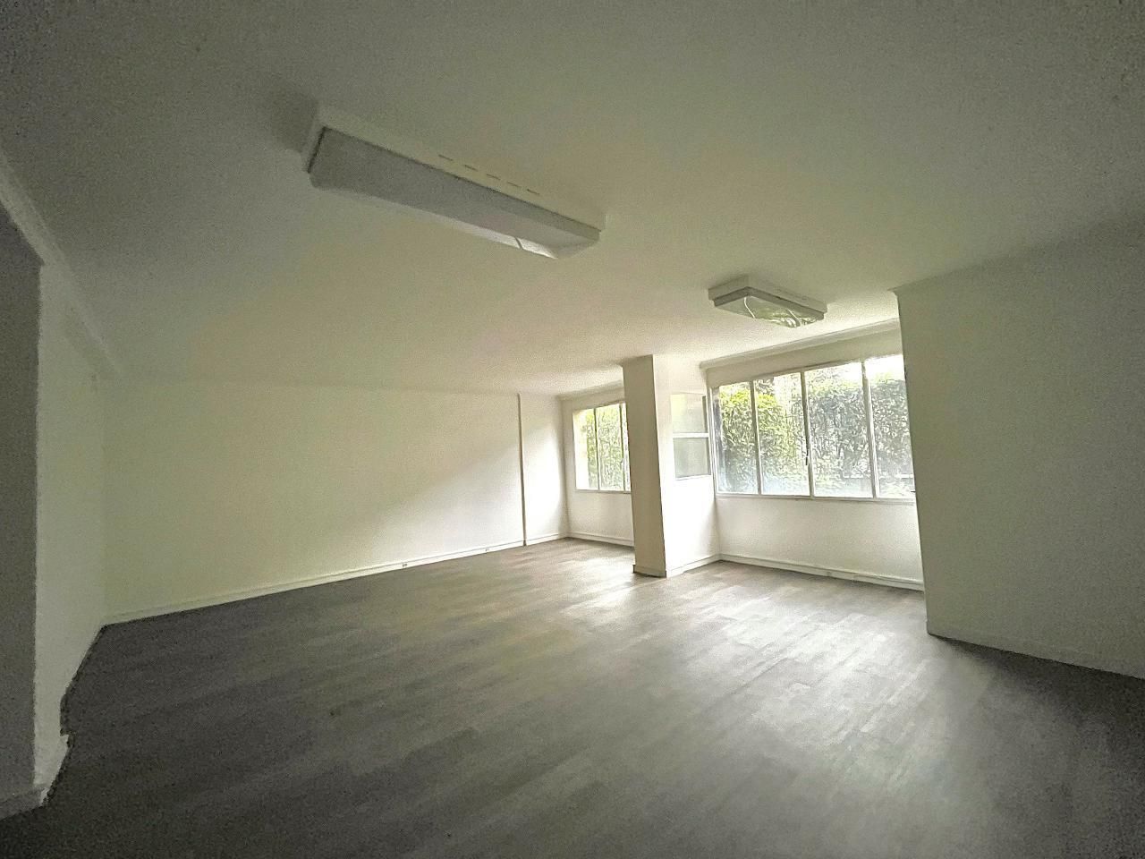 56 m² pour ce bureaux en vente à Paris